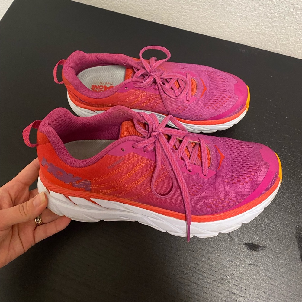 Hoka One One Clifton 6 running shoes size 7
